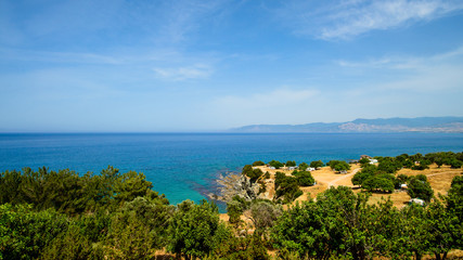 Fototapeta na wymiar beautiful landscape gulf of the mediterranean wild beach sea