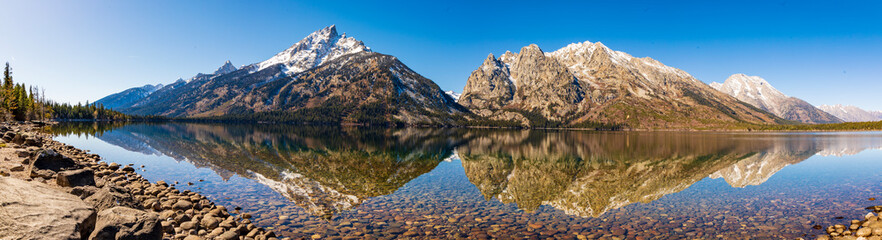 Leigh Lake reflection in the Grand Teton National Park