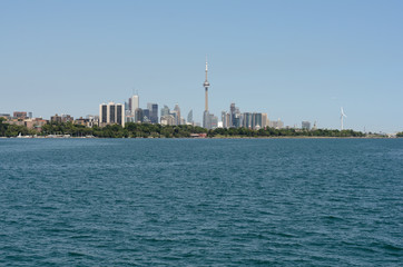 Fototapeta premium Toronto cityscape view from Ontario lake