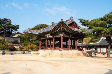 Fototapeta na wymiar Haminjeong hall in Changgyeong Palace in Seoul
