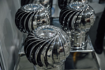 Air spinning turbine ventilators for the roof