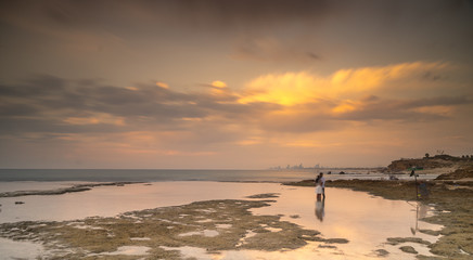 Obraz premium Cloudy weather on israeli sea coast travel