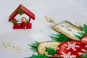 obrus i dekoracje świąteczne na stole, Boże Narodzenie