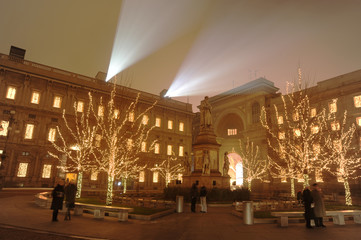 Fototapeta na wymiar Piazza alla Scala in Milan illuminated