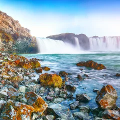 Foto op Canvas Fantastische scène van krachtige Godafoss-waterval © pilat666