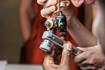 Checking polished diamonds