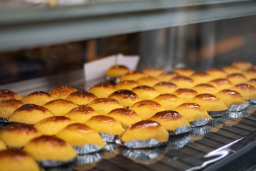 ショーケースに並べられたスイートポテト