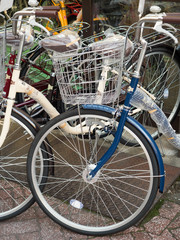 Fototapeta na wymiar 店頭に並んだ自転車