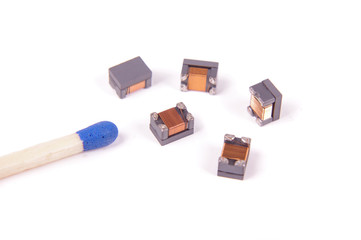 Tiny common mode choke filter in comparison with match head