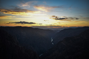 Fototapeta na wymiar sunset at black canyon national park