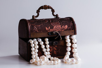 treasure chest with pearl necklaces 