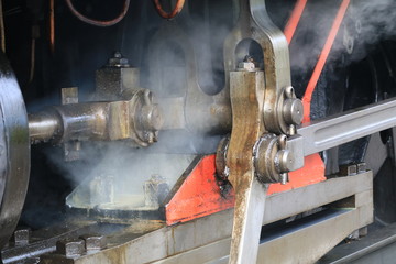 Steam Engine Piston and Linkage with Steam