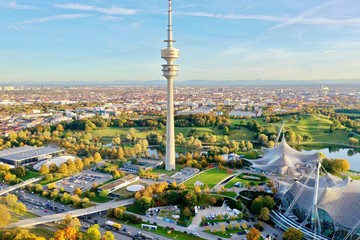 Obraz premium Mountain View from Olympiapark, Munich 