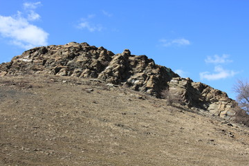 Monolithic stone for construction.