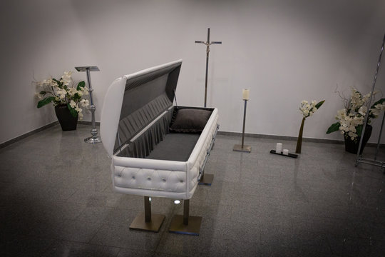 Coffin with new modern like a Sofa chester style.