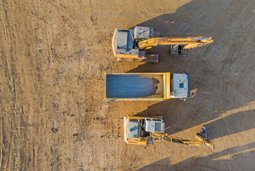 Heavy construction equipment. © Tomasz Warszewski
