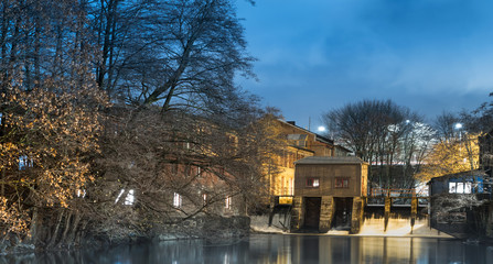 Tama na rzece Akerselva w Oslo