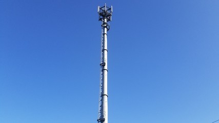 Obraz premium mobile phone tower with antennas