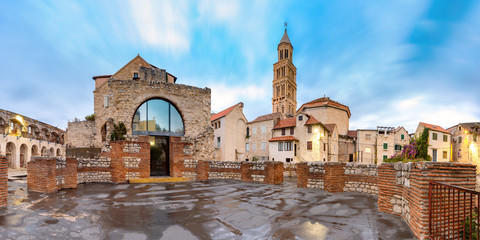 Panoramic view of Saint Domnius Cathedral in Diocletian Palace in Old Town of Split, the second largest city of Croatia in the morning - obrazy, fototapety, plakaty
