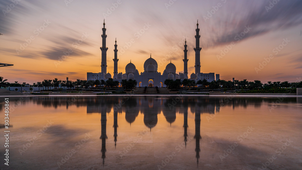 Wall mural silhouette of sheikh zayed grand mosque in sunset