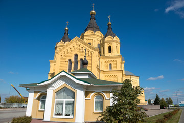 Fototapeta na wymiar NIZHNY NOVGOROD, RUSSIA - SEPTEMBER 28, 2019: View of the Cathedral of the Holy Blessed Prince Alexander Nevsky, in the autumn morning