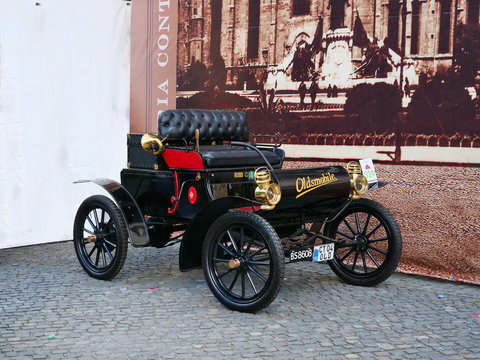 1904 Curved Dash Oldsmobile on display. This runabout was the first gasoline-powered, mass-produced automobile with horizontal one cylinder and horsepower 7 in Cluj-Napoca, Romania, May 20, 2018