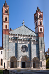 Fototapeta na wymiar Vercelli, Basilica di S. Andrea