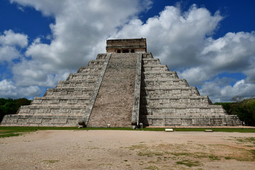 Fototapeta na wymiar Chichen Itza; United Mexican States - may 13 2018 : pre Columbian site