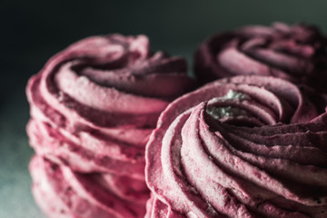 Fototapeta premium berry blueberry flavors pink homemade marshmallows