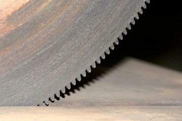 table saw blade close up