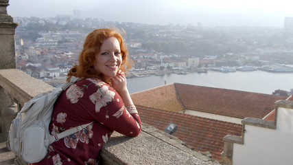 Fototapeta na wymiar Beautiful girl in the city of Porto - travel photography