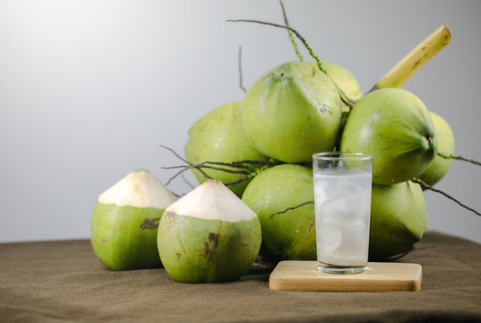 Coconut juice,Drink coconut water.