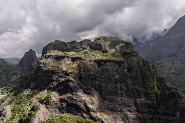 Fototapeta na wymiar montagne volcanique ile de la Réunion