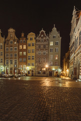 Fototapeta na wymiar architecture gdansk, old city in europe at night