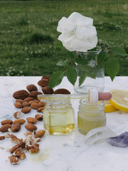 Healthy living, elements to make pruning for pains. Almonds, Beeswax, a dropper of oil and lemon