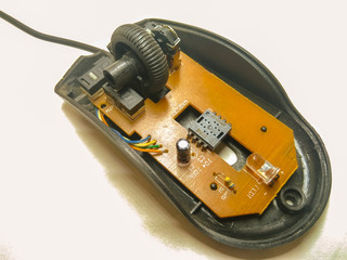 A picture of broken computer mouse