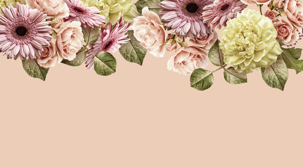 Fototapety  Kwiatowy baner, okładka lub nagłówek z rocznika bukiety. Żółta piwonia, gerbera, różowe róże na białym tle na różowym tle.