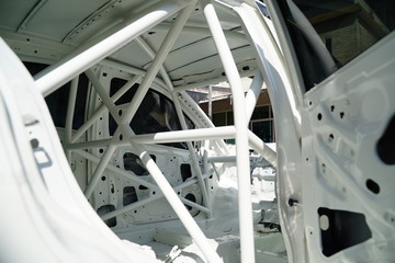 Racing car's roll cage design
