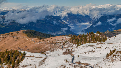 Huerta, montaña Monte tomba, italia paisaje