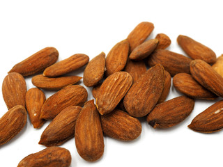Almendras con piel. Fondo de almendras