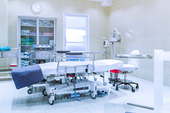 Equipment and medical devices in hybrid operating room blue filter , Surgical procedures , the operating room of the Future