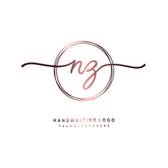 Obraz premium NZ Initial handwriting logo design with circle lines dark pink gradation color. handwritten logo for fashion, beauty, team, wedding, luxury logo