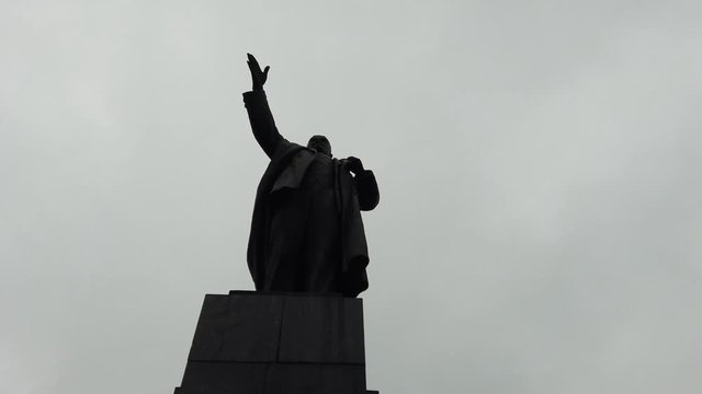 Monument to Lenin, Lenin is a theorist of Marxism, who creatively developed it in the new historical conditions, organizer and leader of the Communist party of the Soviet Union