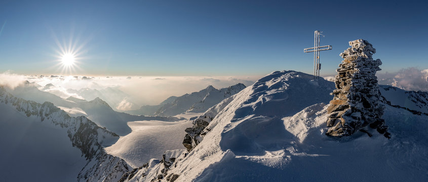 Sonnenaufgang am Wilden Pfaff (3456m)