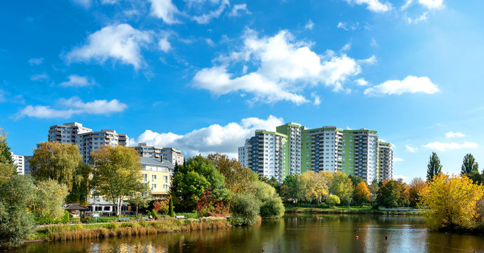 The skyscrapers of the M&auml;rkisches Viertel on the Seggeluchbecken in Berlin's Reinickendorf district, Germany