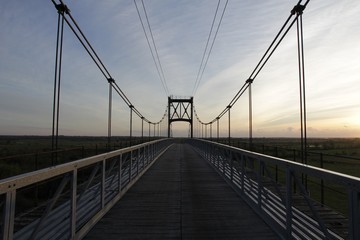 Pont suspendu de Tonnay Charente
