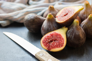 fresh figs with natural light