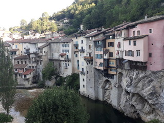 maison suspendue  pont  en royans  Vercors 