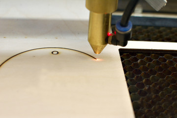 laser engraver, laser burning on wood, laser cutter