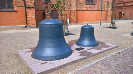 Fototapeta na wymiar Glocken der Georgskirche (Grabow)